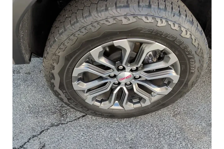 $40000 : GMC Canyon 2023 4x4 Denali 4 image 5