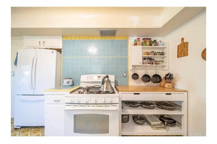 $1700 : East LA - Single family home image 6