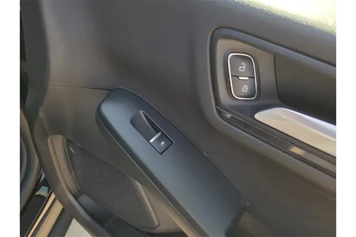 $18993 : Ford Escape 2024 ST-Line 4dr image 9