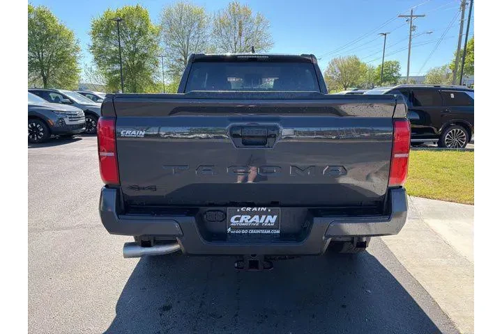 $39409 : Toyota Tacoma 2025 4x4 SR5 4 image 6