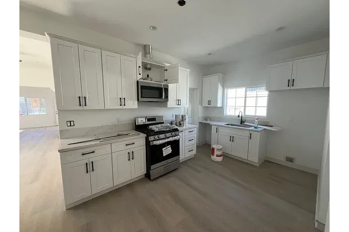$2350 : Serene 3bd 2ba @ Huntington image 6