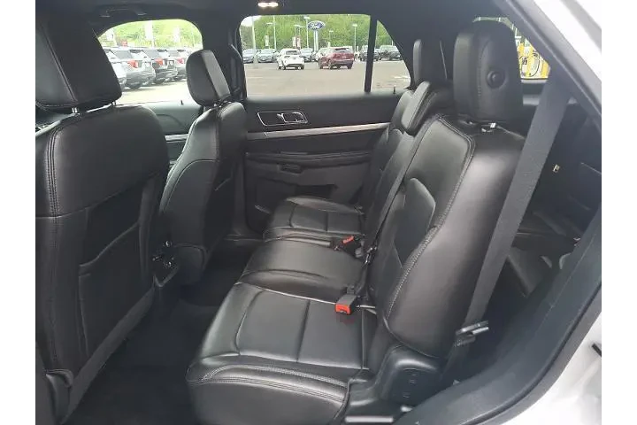 $19398 : Ford Explorer 2018 AWD XLT 4 image 10