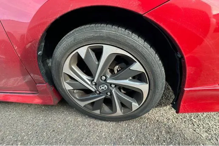 $12995 : Scion iM 2016 4dr Hatchback image 6