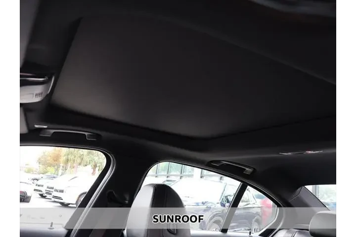 $27390 : BMW 3 Series 2022 330i 4dr S image 4