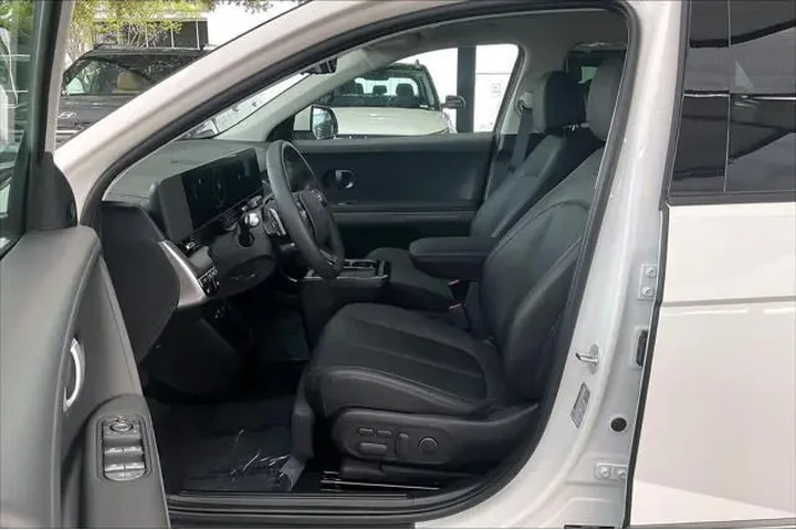 $39223 : Hyundai IONIQ 5 2025 Limited image 7