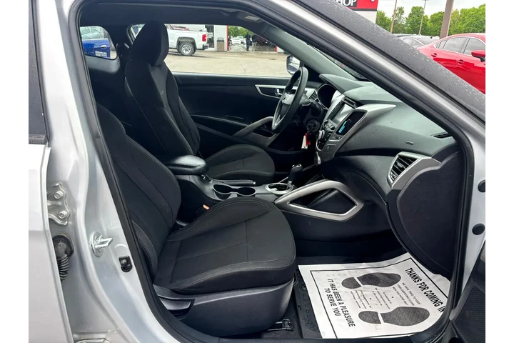 $5780 : 2014 Veloster 3dr Cpe Auto w/ image 9