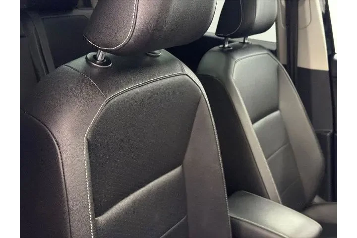 $17000 : Volkswagen Tiguan 2021 SE 4d image 10