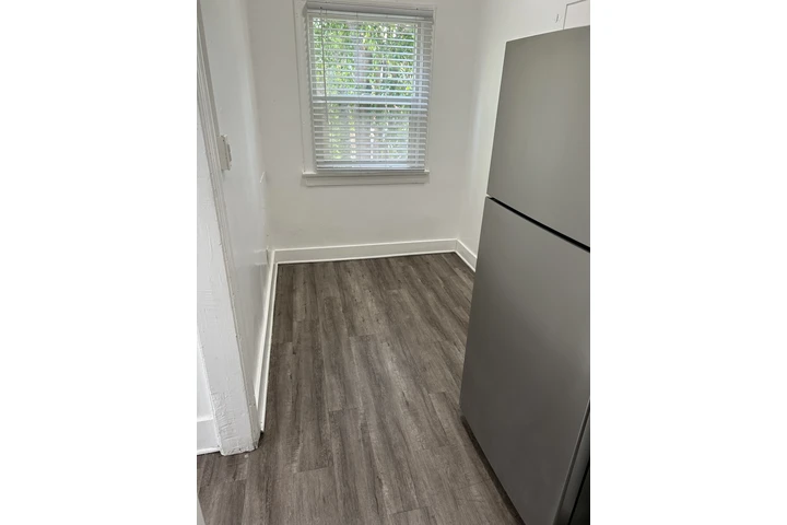 $1475 : Estudio Cerca de Downtown LA image 7