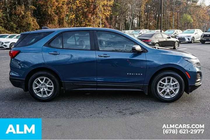 $17920 : Chevrolet Equinox 2024 LS 4d image 9