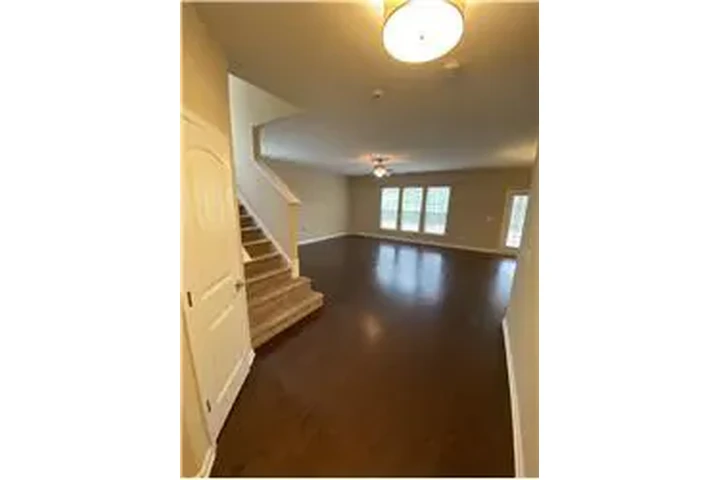 $3100 : Rental property with 5 bedro image 10