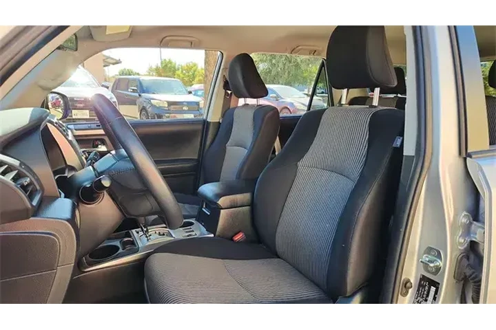 $32079 : Toyota 4Runner 2023 4x2 SR5 image 10