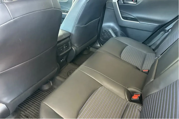 $39900 : Toyota RAV4 Hybrid 2023 AWD image 7