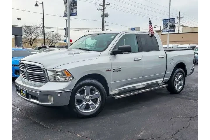 $23931 : Ram 1500 2017 4x4 SLT 4dr Cr image 1