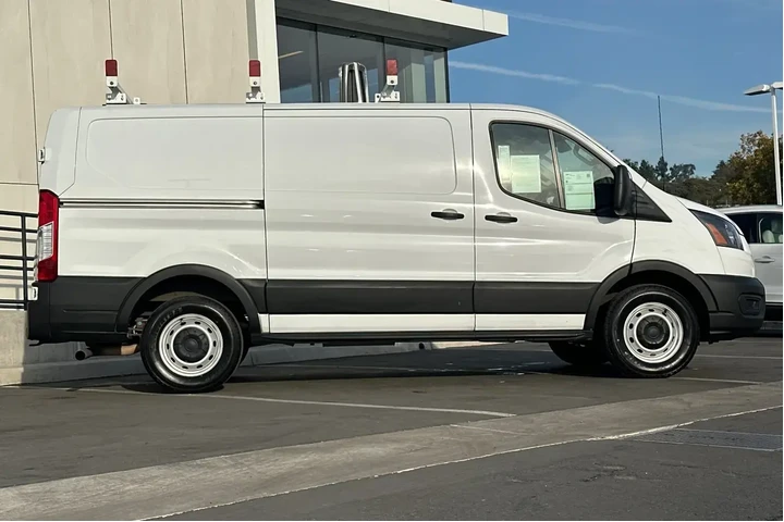 $32900 : Ford Transit 2023 150 3dr SW image 2