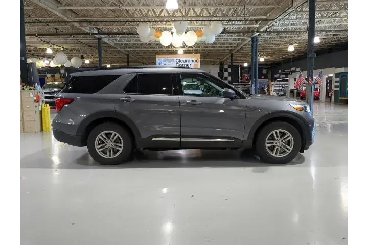 $23899 : Ford Explorer 2022 AWD XLT 4 image 6