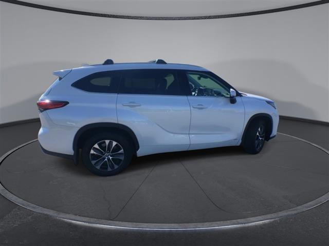 $38600 : PRE-OWNED 2022 TOYOTA HIGHLAN image 9