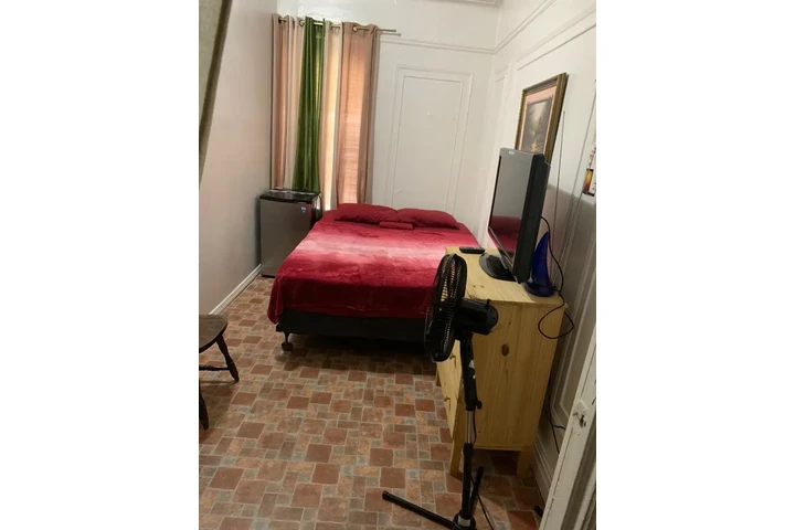 $200 : Rooms for rent Apt NY.1247 image 1