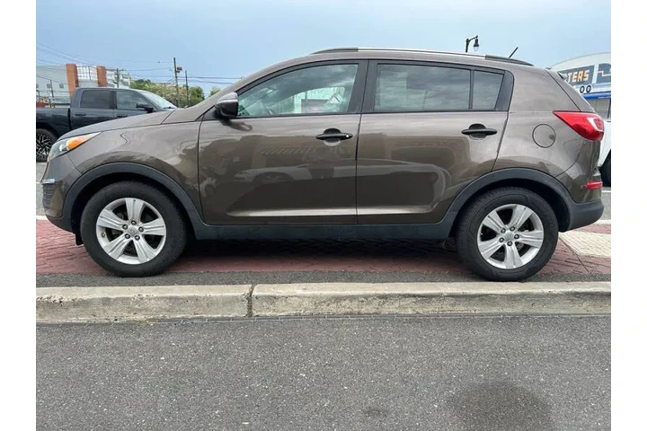 $6995 : 2011 Sportage LX image 7