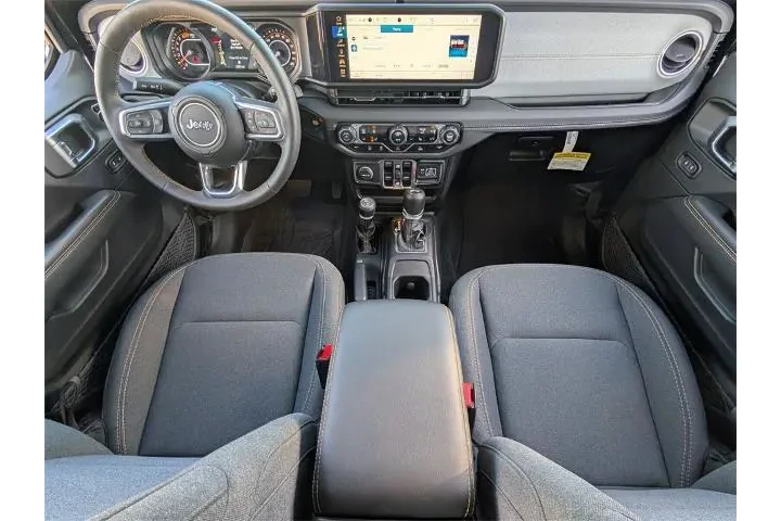 $39988 : Jeep Wrangler 2024 4x4 Sahar image 10