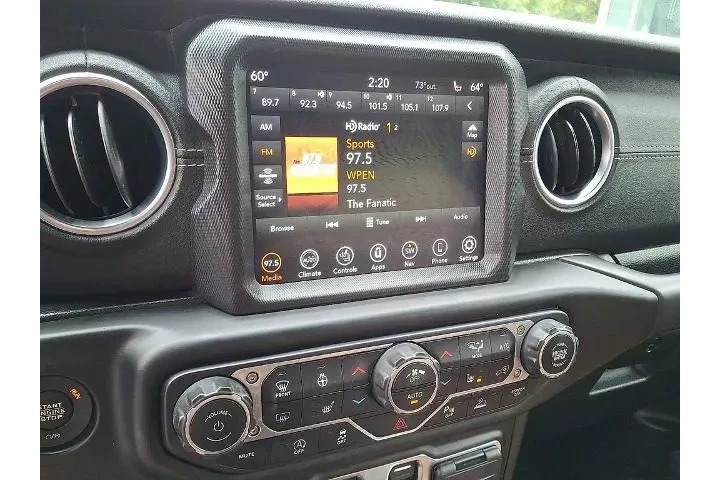 $24767 : Jeep Gladiator 2020 4x4 Over image 3