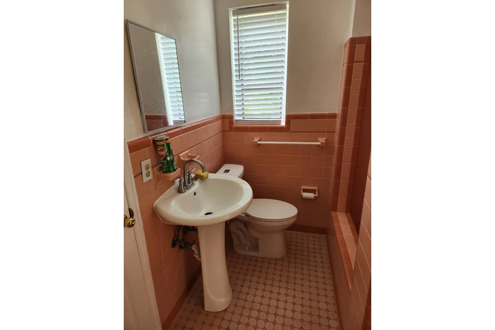 $1800 : casita comoda, bien localizada image 5