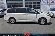 $30995 : 2017 Sienna Limited 7-Passeng thumbnail