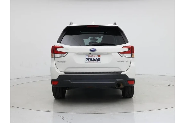 $17998 : Subaru Forester 2019 AWD Pre image 6