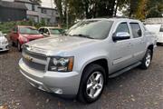 $16900 : 2013 CHEVROLET AVALANCHE2013 thumbnail