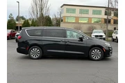 $27983 : Chrysler Pacifica Plug-In Hy thumbnail