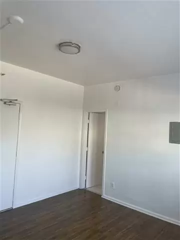 $1550 : 1416 W Olympic Blvd image 1
