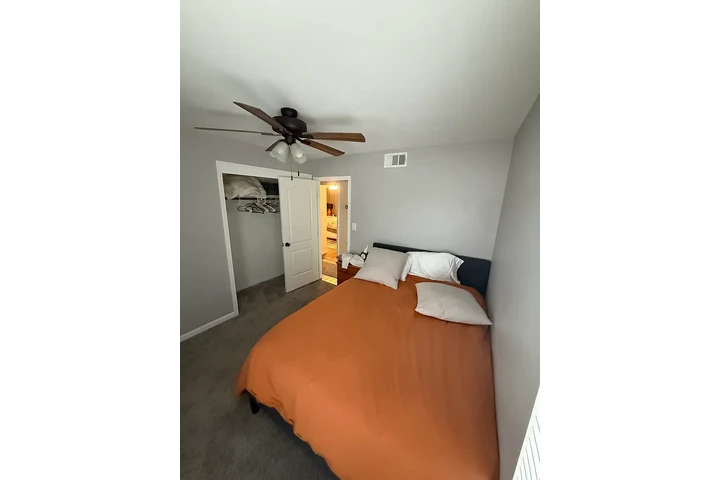 $1400 : Bakersfield Renta image 5