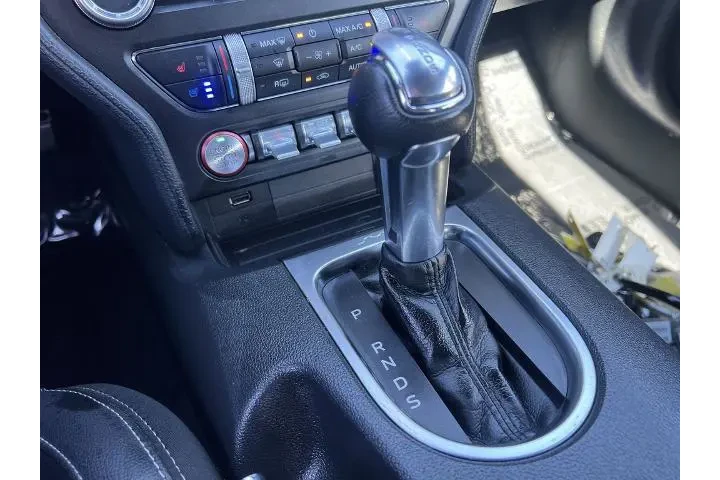 $25950 : Ford Mustang 2023 EcoBoost P image 9