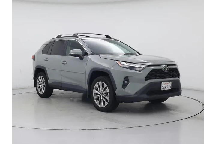 $30998 : Toyota RAV4 2022 AWD XLE Pre image 1