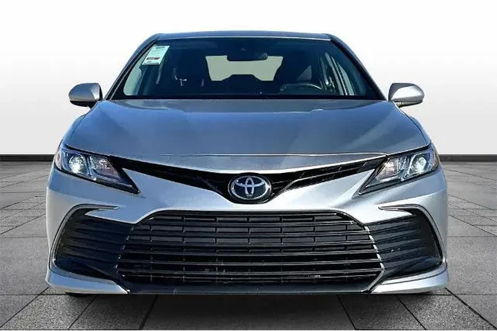 $24378 : Toyota Camry 2024 LE 4dr Sed image 3