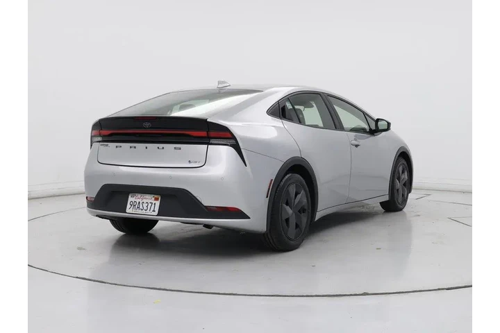 $29998 : Toyota Prius 2024 LE 4dr Hat image 8