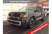 $32690 : Kia Telluride 2025 S 4dr SUV thumbnail