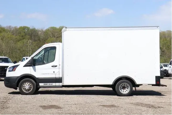 $35950 : Ford Transit 2022 350 HD 2dr image 5