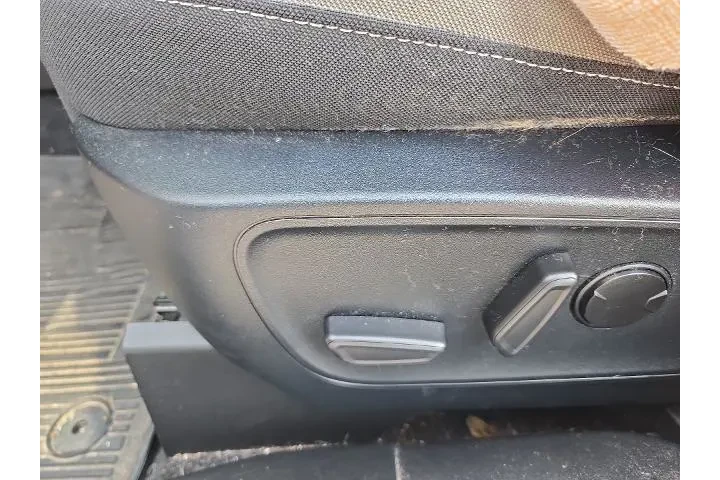 $17983 : Ford Escape 2022 SE 4dr SUV image 5