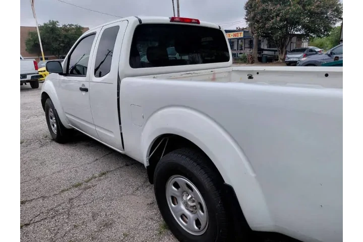 $12800 : 2020 Frontier S image 5