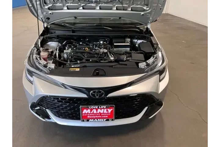 $24462 : Toyota Corolla Hatchback 202 image 9