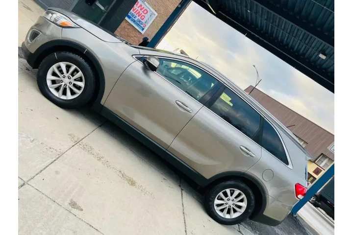 $10500 : 2016 Sorento LX V6 image 5