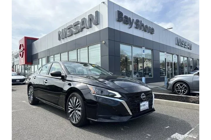 $19312 : Nissan Altima 2025 2.5 SV 4d image 1