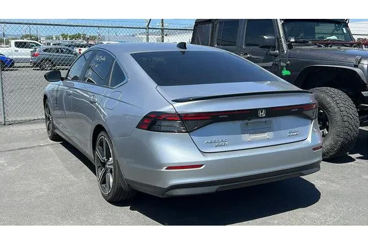 $28984 : Honda Accord Hybrid 2023 Spo image 2
