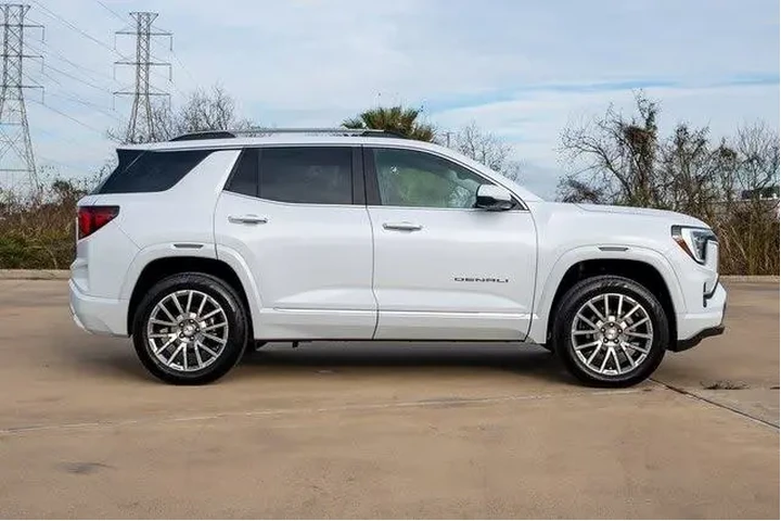 $38618 : GMC Terrain 2026 4x4 Denali image 5