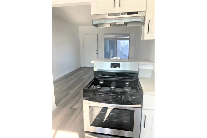 $2325 : 2rec 1ban Disponible en Downey image 10