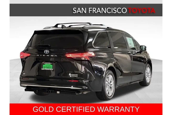 $47888 : Gold Certified 2022 Sienna Pl image 5