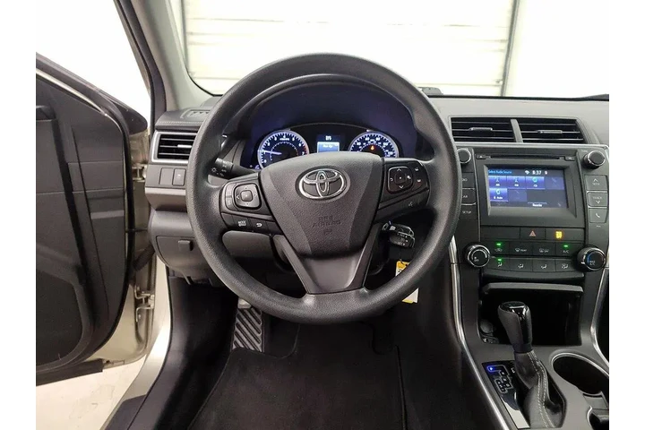 $19998 : Toyota Camry 2017 LE 4dr Sed image 10