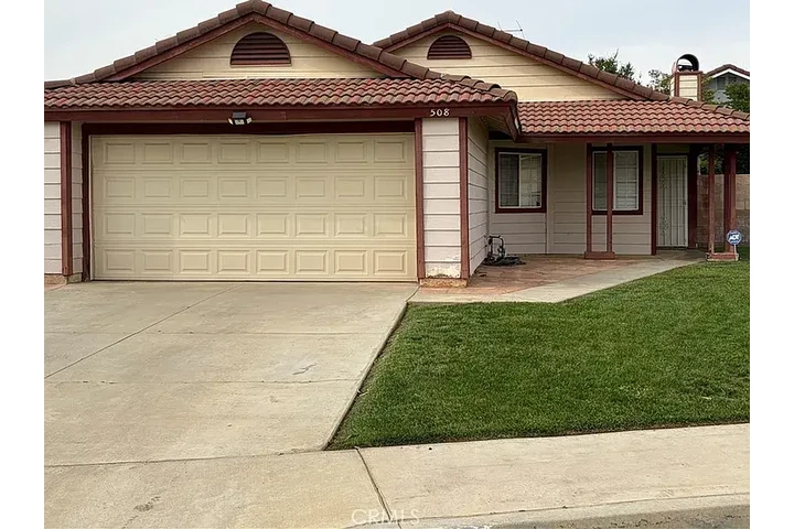 $1000 : Move in ready home image 4