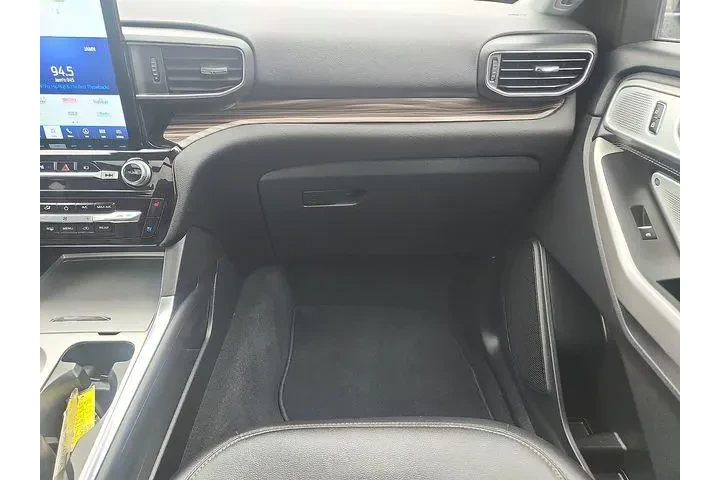 $36990 : Ford Explorer 2023 AWD Limit image 10