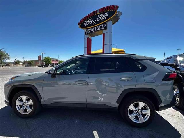 $36995 : Pre-Owned 2021 RAV4 XLE Sport image 8